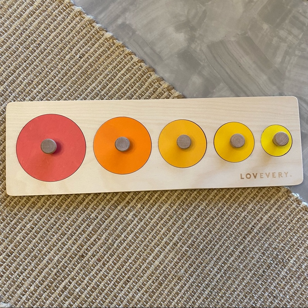 Lovevery • Circle of Friends Puzzle - Picture 1 of 5